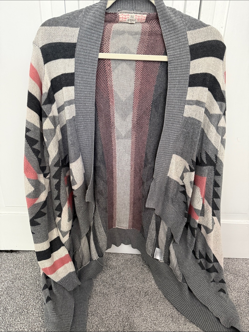 Pink Republic Gray, Pink & Cream Aztec Open-Front Cardigan